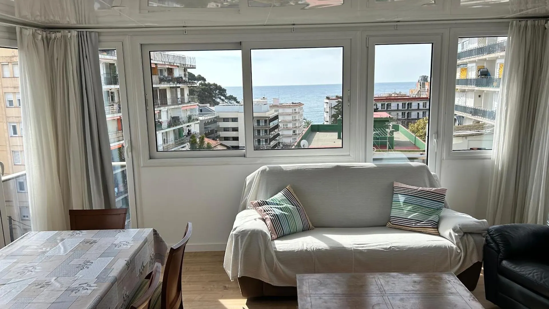 Apartaments Superiors Mtb Only Couples Lloret de Mar Apartment